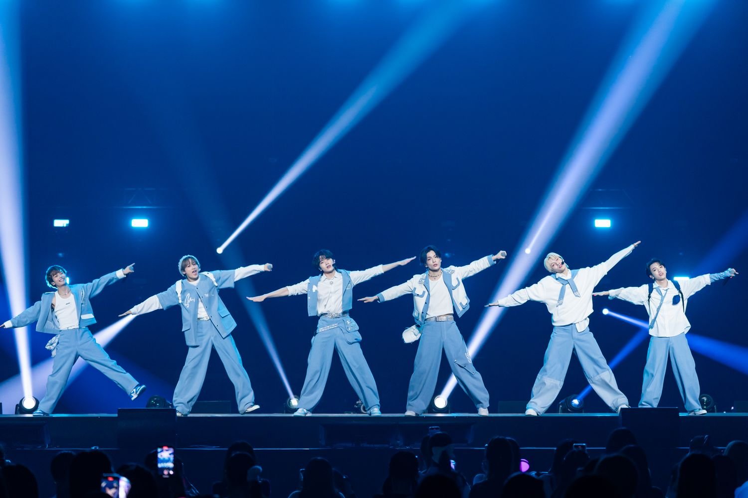 デビュー2周年を迎えたDXTEENが 『KCON JAPAN 2025』で新曲